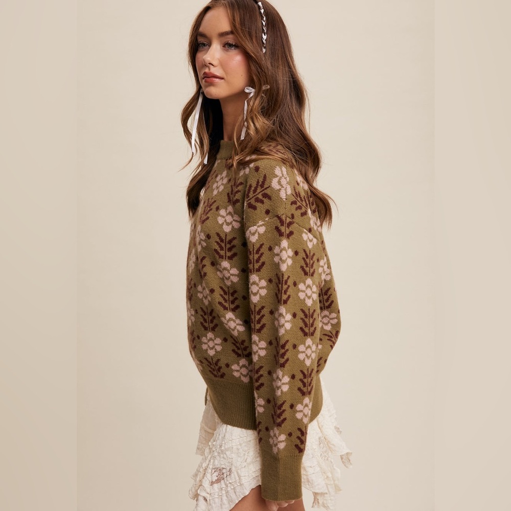 Flower Pattern Olive Sweater. - Picture 4 of 6